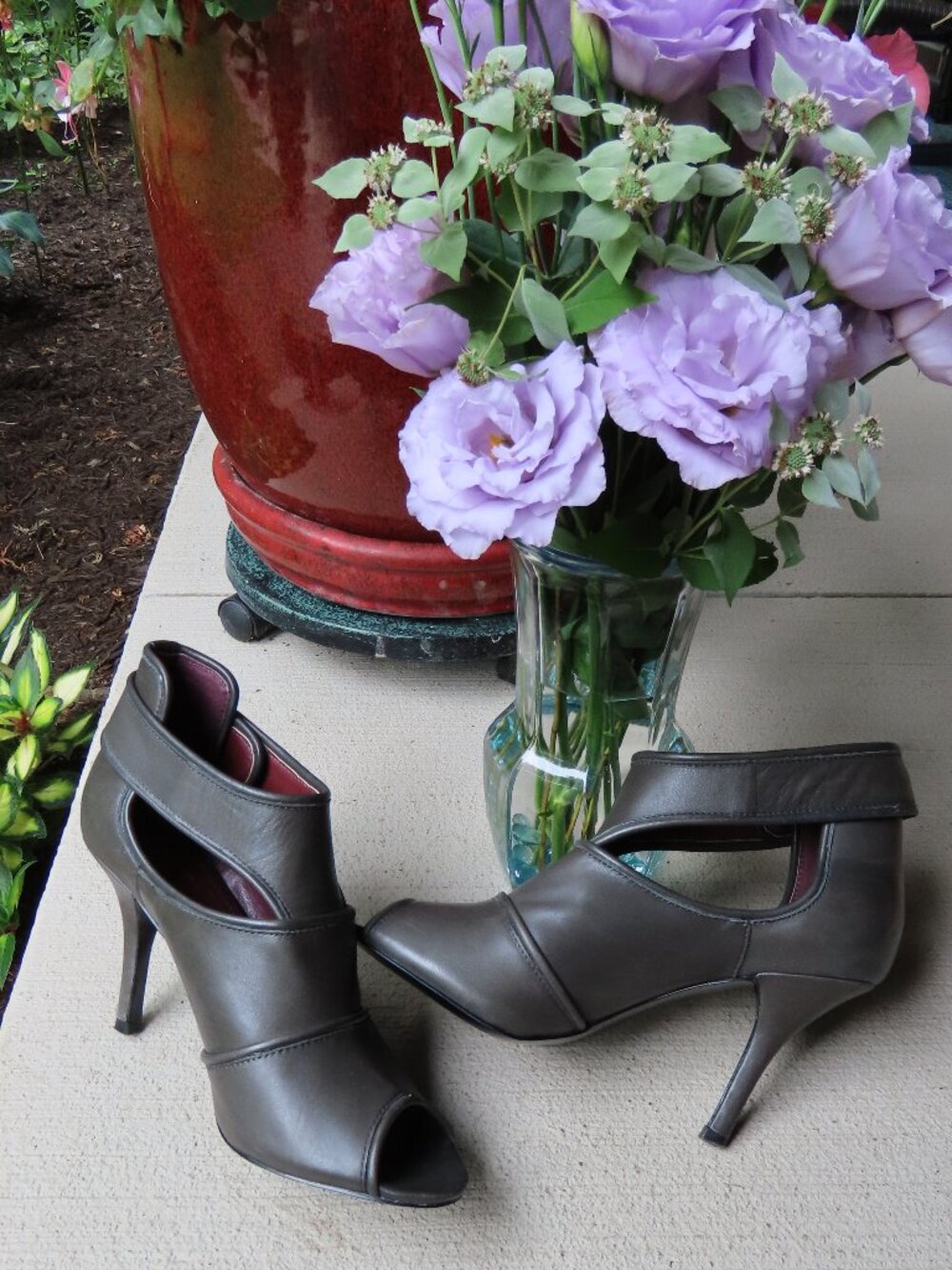 Grey heeled sandal